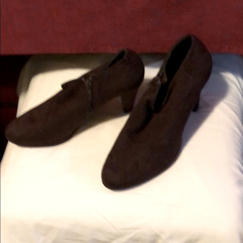 Ladies shoes